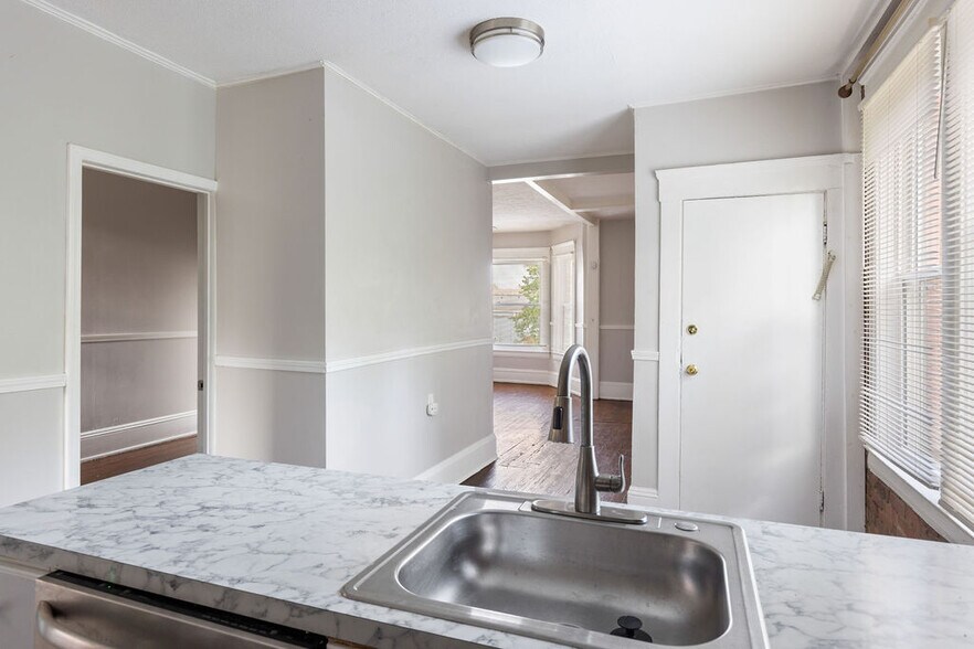 Building Photo - 1889 W 48th St