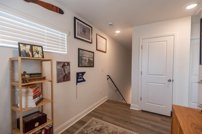 Building Photo - 1358 Landon Hills Dr