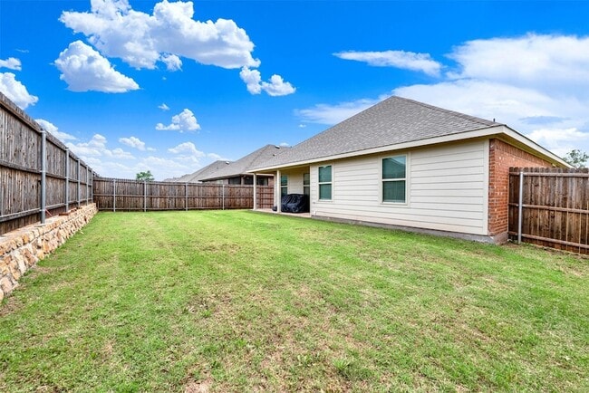 Building Photo - 720 Willow View Way