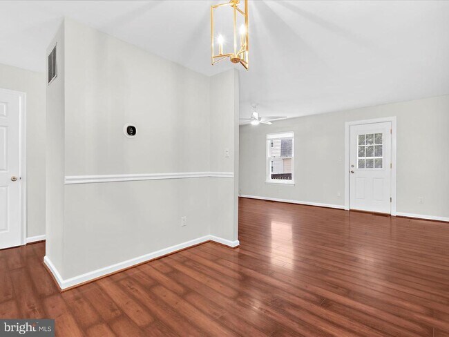 Building Photo - 2499 Vineyard Ln