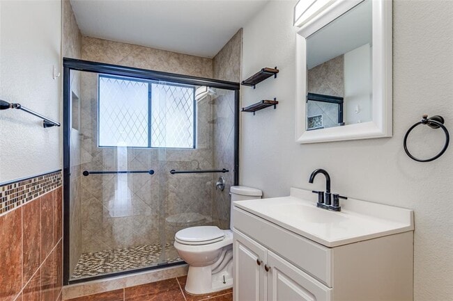 Building Photo - 12404 Thompkins Dr