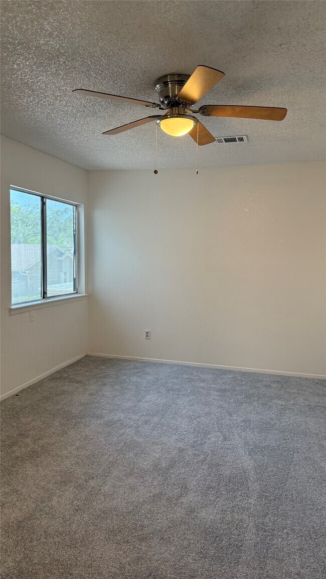 Building Photo - 12922 Wirevine Ln