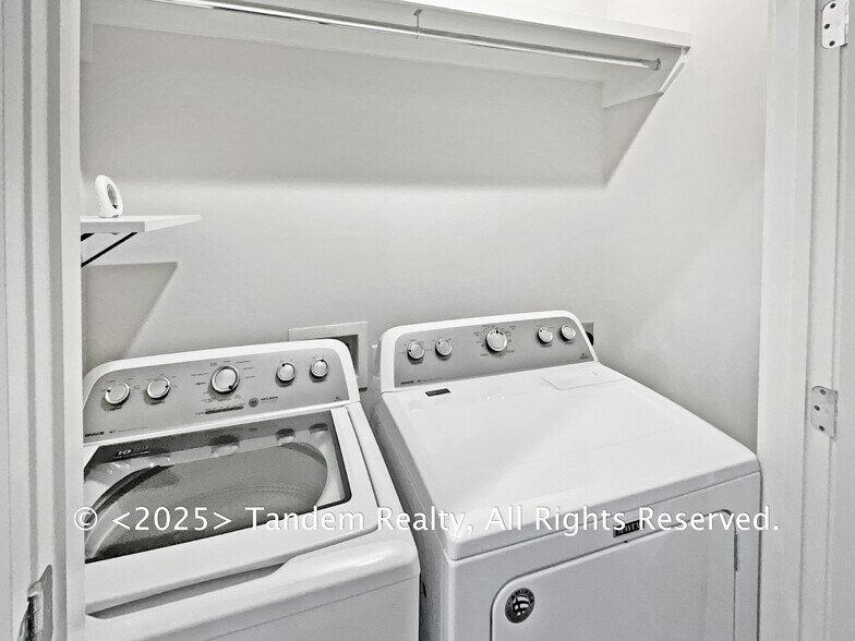 Building Photo - 3647 Hydes Ferry Rd