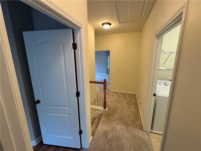 Building Photo - 5055 Hastings Terrace