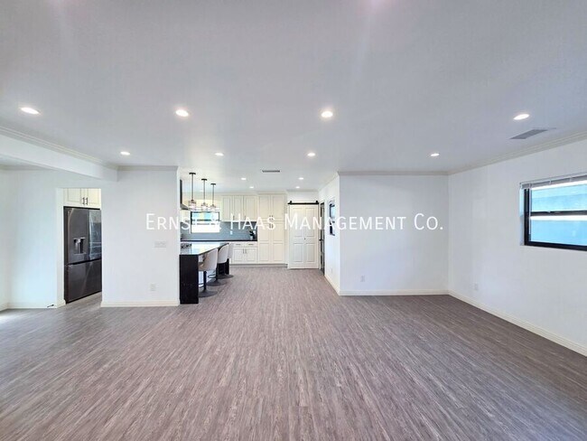 Building Photo - 2102 Nipomo Ave