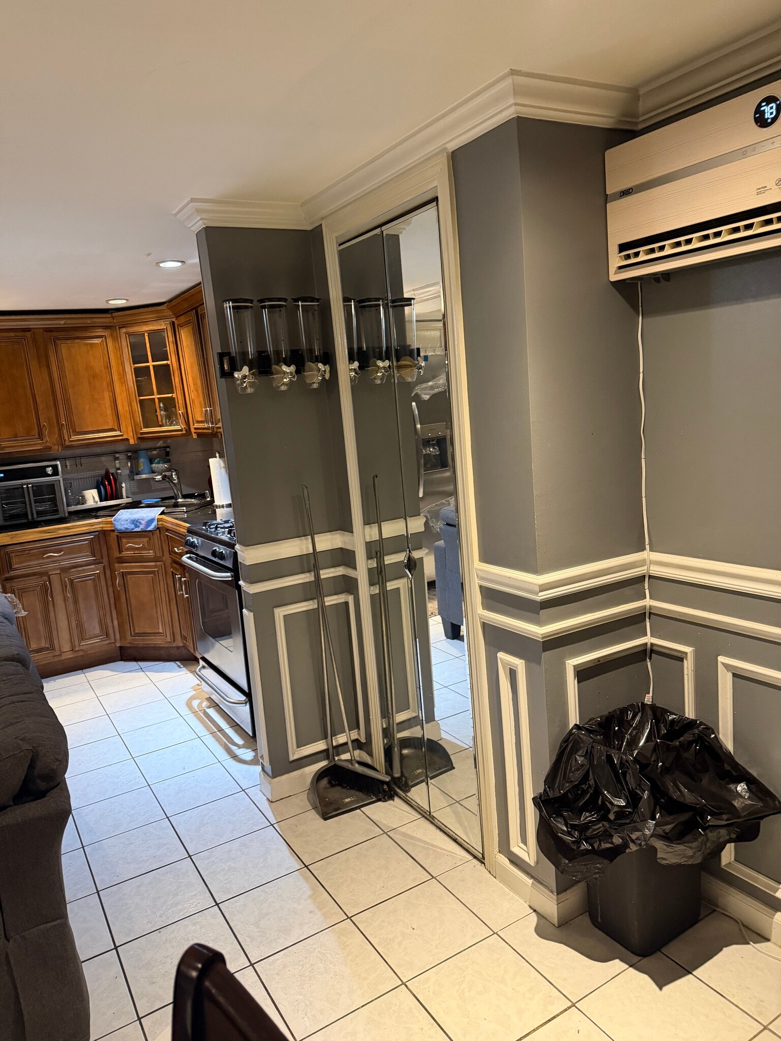 Building Photo - 32 Paerdegat 2nd St