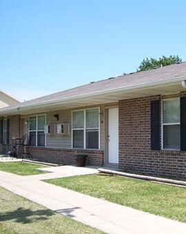 Primary Photo - Highland Downs