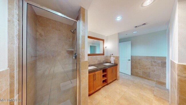 Building Photo - 2060 Beach Blvd