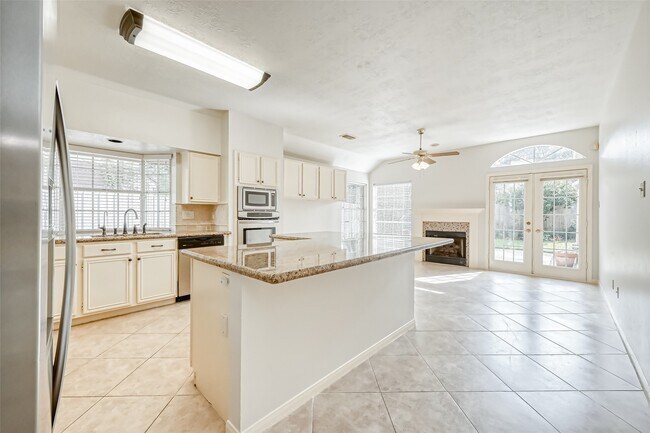 Building Photo - 5007 Maple Brook Ln