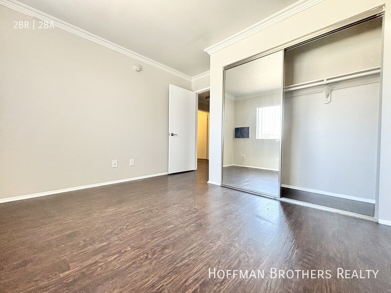 Building Photo - 227 S Carondelet St