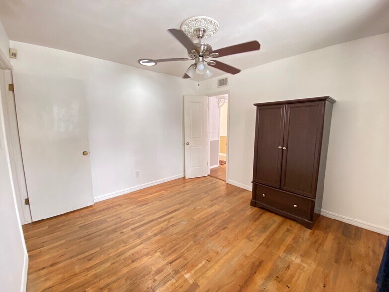 Building Photo - 5414 S Land Ave