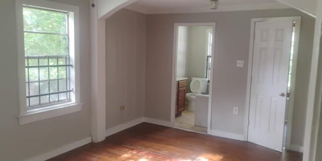 Building Photo - 284 Redwood Ave