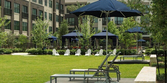 Building Photo - 7100 Old Katy Rd