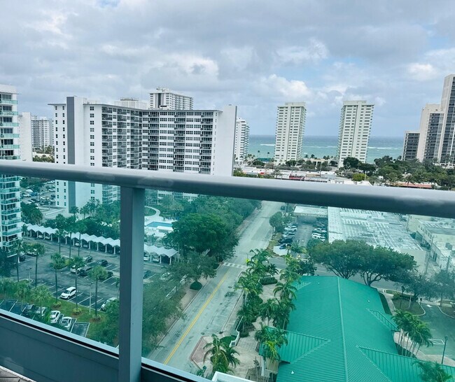 Building Photo - 3333 NE 32nd Ave