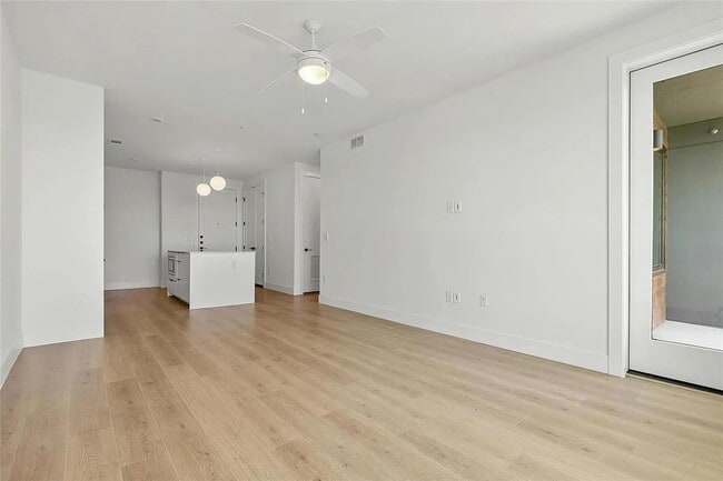 Building Photo - 1701 Simond Ave