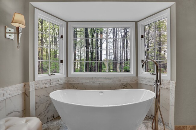 Building Photo - An Unbelievable Rental Opportunity – Grand...