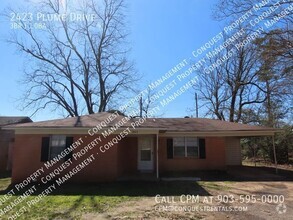 Building Photo - Newly Renovated Three Bedroom Brick Home!