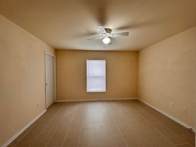 Building Photo - 1134 SE 9th Ct