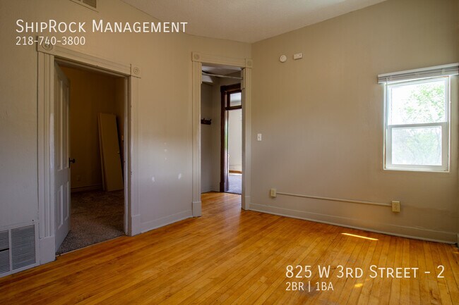 Building Photo - 825 W 3rd St