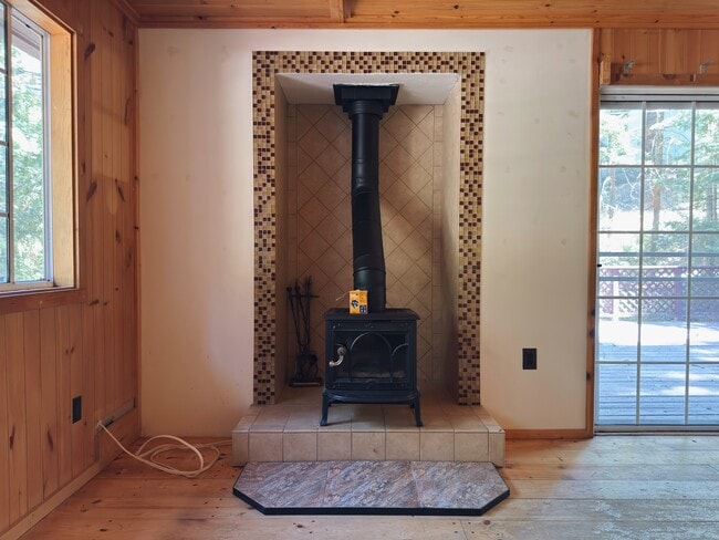 Building Photo - 31551 Wagon Wheel Dr