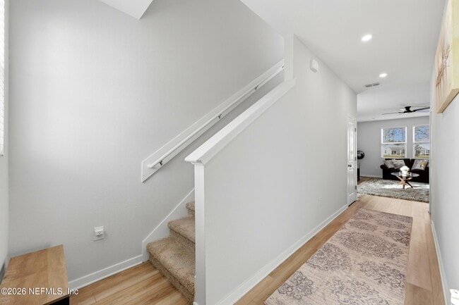 Building Photo - 14742 Cashew Ave