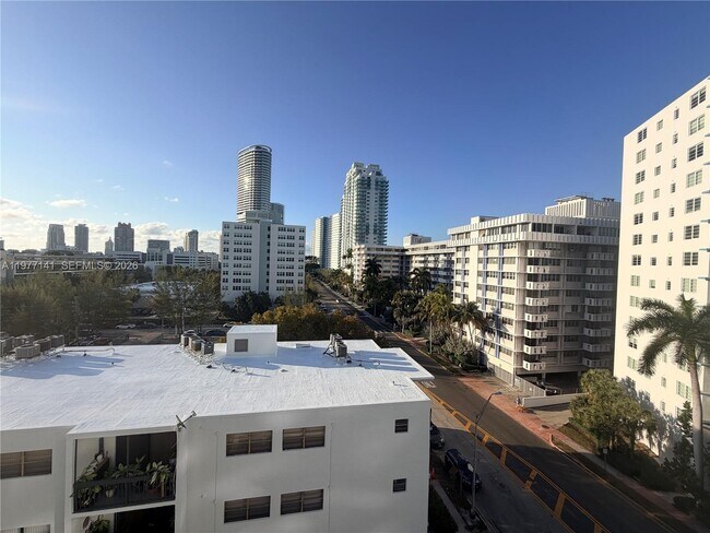 Building Photo - 899 West Ave