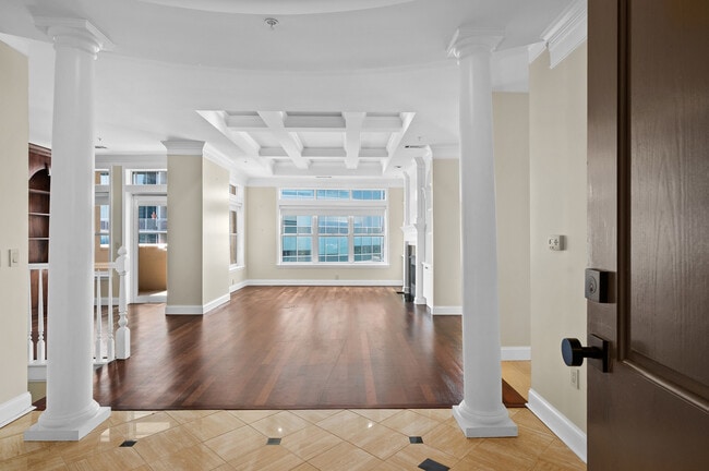 Building Photo - 3334 Peachtree Rd NE