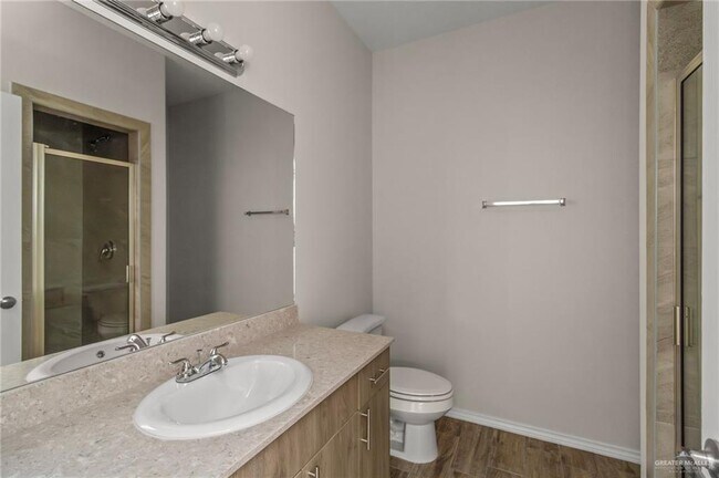 Building Photo - 10 N Hester St