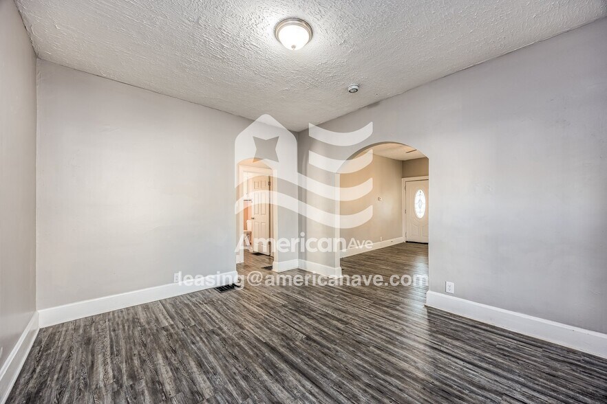 Building Photo - 1931 Erie Ave