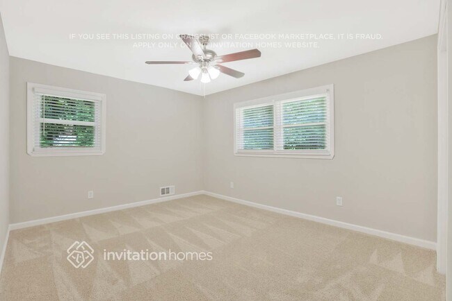 Building Photo - 1721 Flintwood Dr SE