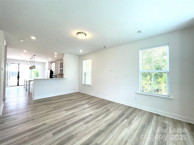 Building Photo - 5005 Layman Dr