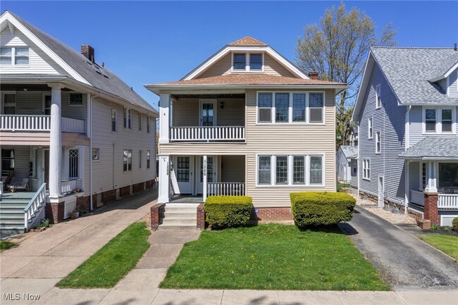 Building Photo - 1288 W 105th St