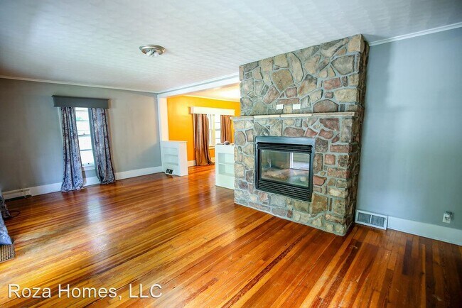 Building Photo - 3 br, 1.5 bath House - 315 S Florence