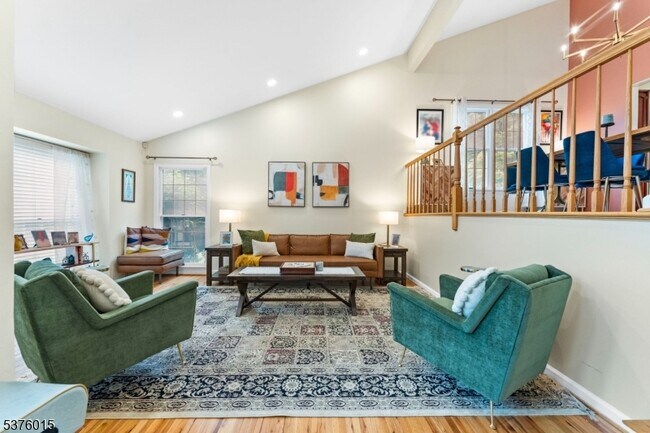Building Photo - 4 Brightwood Ln