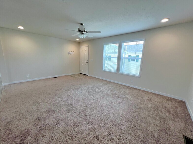 Building Photo - 5355 Coventry Dr