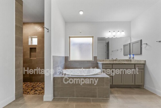 Building Photo - 221 Terramar