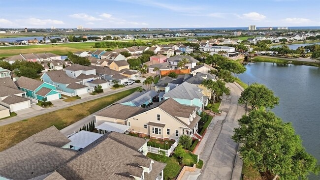 Building Photo - 10 Mariner Pass
