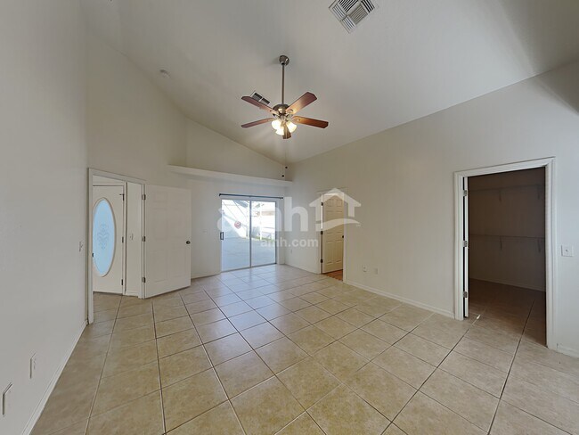 Building Photo - 1144 Jaybee Avenue