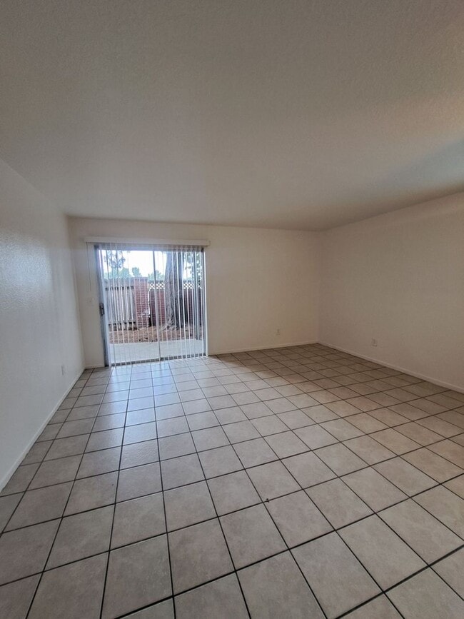 Building Photo - 3302 W Shields Ave