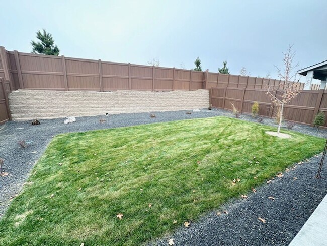 Building Photo - Prioritize comfortable living in this CBH home built in 2024!
