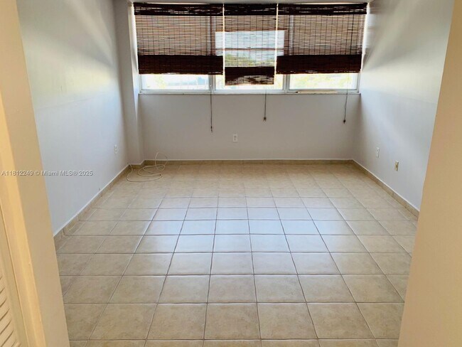 Building Photo - 13155 Ixora Ct