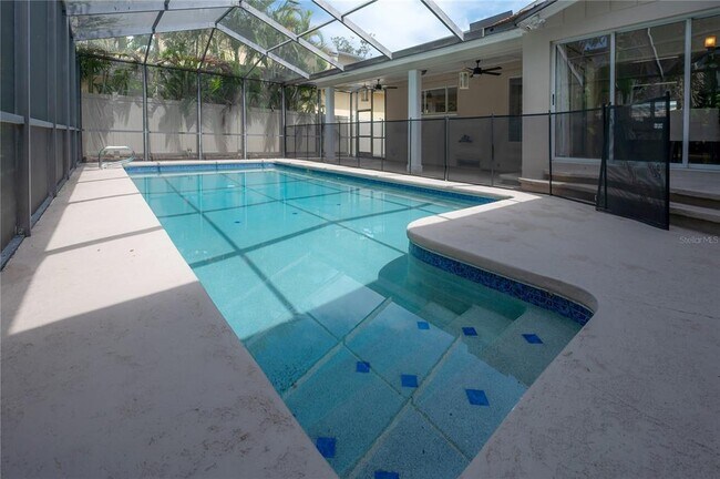 Building Photo - 4620 W Beach Park Dr