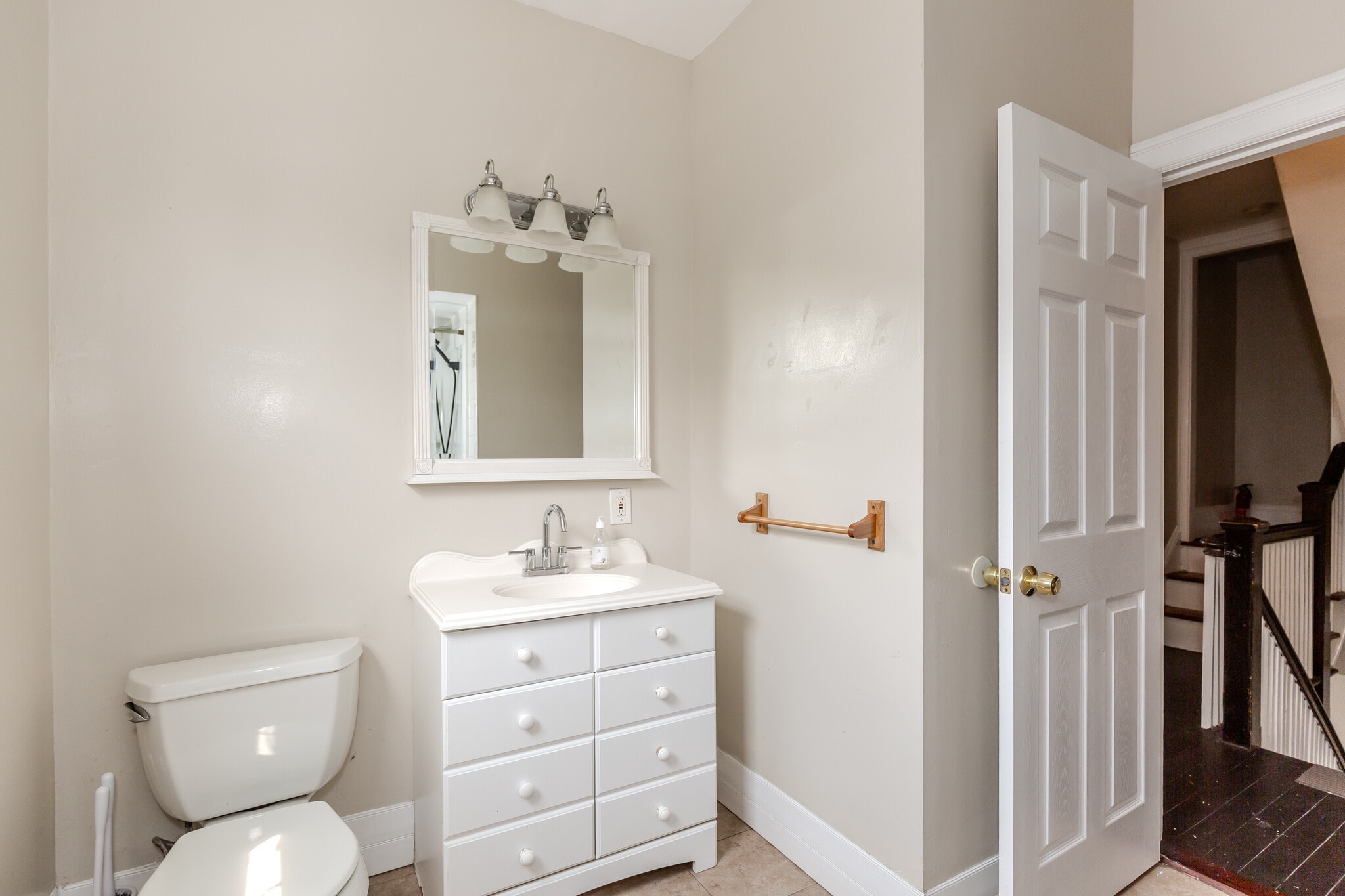 Bathroom #1 - 173 Oakland Ave