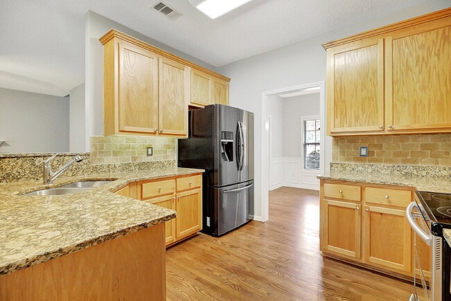 Building Photo - 75 Rock Mill Ct