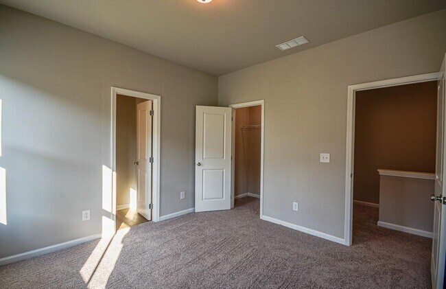 Building Photo - 104 Black Gum