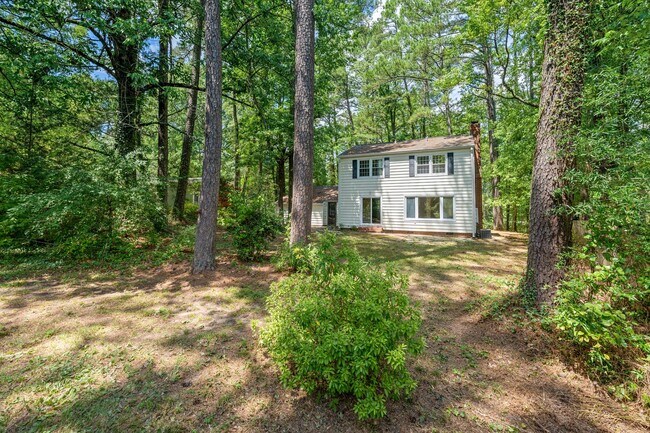 Building Photo - 2737 Dogwood Rd