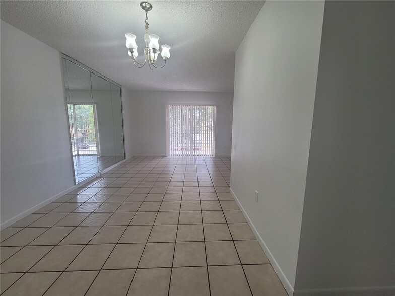 Building Photo - 4374 NW 9th Ave