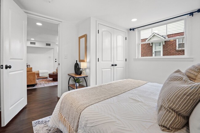 Building Photo - 1803 Neal Terrace