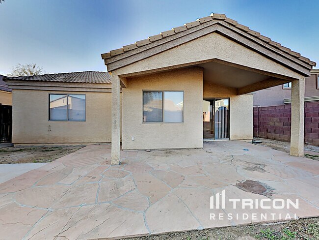 Building Photo - 3332 W Wayland Dr