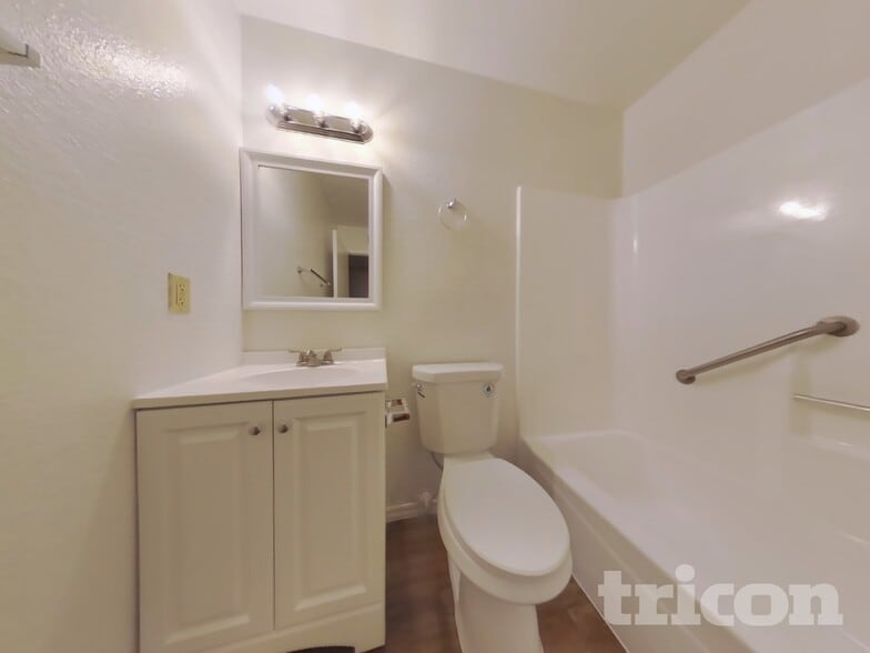 Building Photo - 809 95th Pl